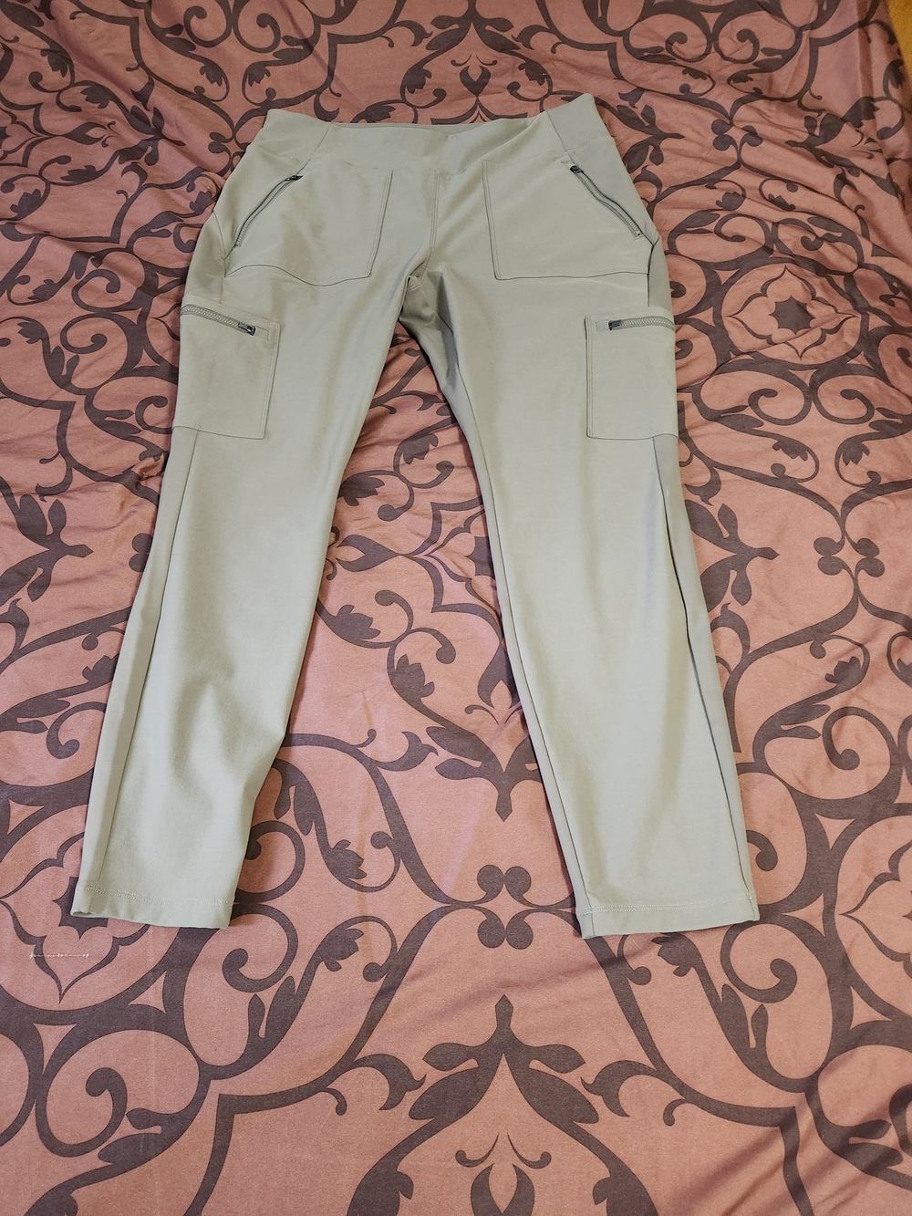 Athleta Tan Women's Cargo Leggings